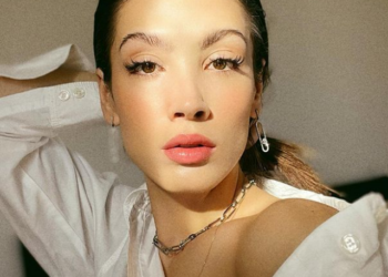 FOTOT/ Këngëtarja shqiptare rrëfen për herë të parë si e ka përjetuar divorcin e prindërve: Mbaj mend çdo gjë