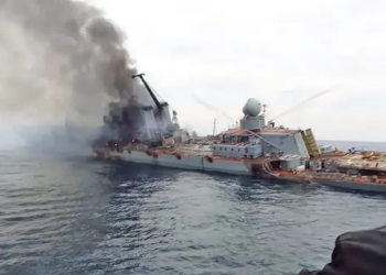 “Nuk e dimë ku t’i qajmë”/ Familjarët nxjerrin zbuluar mashtrimin e Putin, pas mbytjes së ekuipazhit “Moskva”