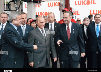 Braktiset Putin/ Drejtori i kompanisë së dytë më të madhe të naftës në Rusi jep dorëheqjen