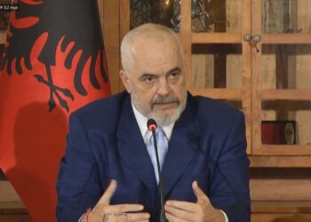 Live/ Rama lëshon deklaratën e fortë: Kuçedra e korrupsionit do goditur në kokë, edhe unë jam gati të shkoj që nesër t’jua them prokurorëve të SPAK