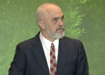 “Shtëpi falas”/ Rama: Të vjen zor që të krahasohesh me një llum të paaftësh, por ne ja dolëm me të dyja sfidat me pandeminë dhe tërmetin