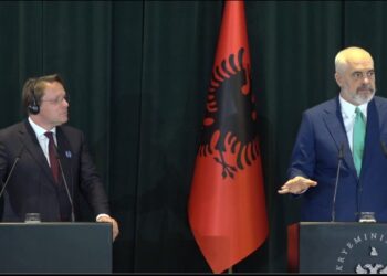 “Po talleni me Shqipërinë?”/ Varhelyi bën thirrje për durim dhe jo sulme ndaj drejtësisë: BE po tallet me veten jo me ju
