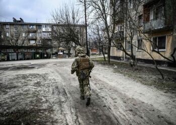 SHBA: Trupat ruse po largohen nga Mariupol për në Zaporizhzhia