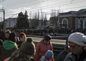 Rusia sulmon me raketa stacionin hekurudhor në Ukrainën lindore, raportohet për viktima