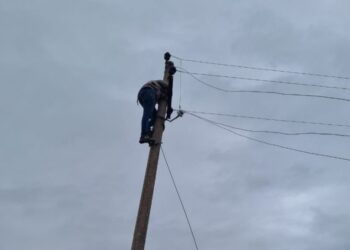 Moti i keq, dëme në rrjet/OSSH: 1500 elektricistë po punojnë për eliminimin e avarive
