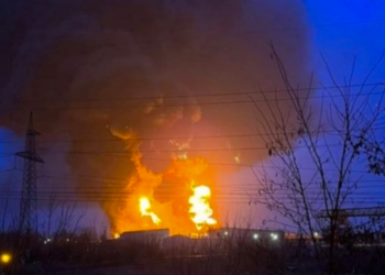 VIDEO/ Helikopterët ukrainas fluturojnë rrafsh me tokën, sulmojnë Rusinë brenda territorit të saj e rikthehen në bazë. Reagimi