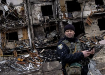 Dështimi i Putin/ Ukraina: Rusët po tërhiqen nga Kievi, trupat e mbetur s’janë të mjaftueshëm për sulm