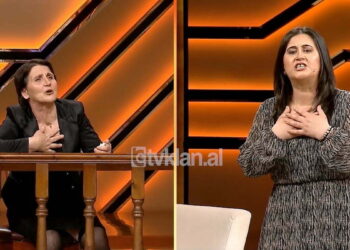 VIDEO / I biri e dhunon, e bija i kërkon paratë e funeralit të babait