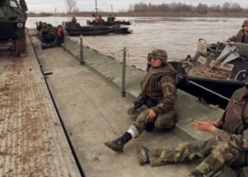 Zyrtari i lartë amerikan: SHBA-të po çojnë armë me shpejtësi të “paprecedentë” në Ukrainë