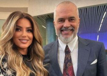 “Me një artist të përjetshëm”- Arjola Demiri shfaqet krah kryeministrit Rama, ja çfarë i bëri bashkë
