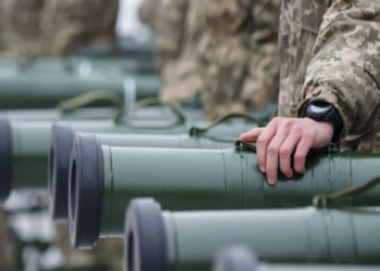 CIA i frikësohet efektit “Afganistan”: Kujt do t’i mbetet arsenali i madh i armëve që po dërgon Perëndimi në Ukrainë?