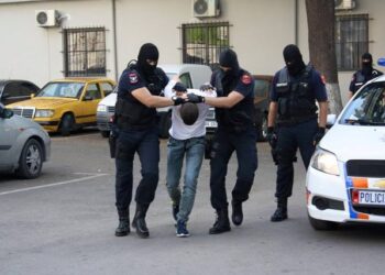 Krim pasioni/ Përndoqi nga Italia, në Angli e më pas në Shqipëri diplomaten e BE: Arrestohet në Tiranë italiani