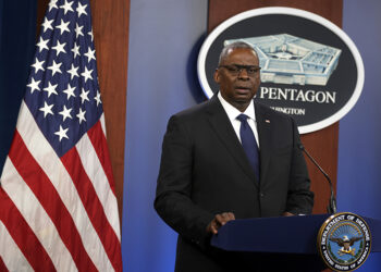 Sekretari amerikan i Mbrojtjes: Po i japim informacione sekrete Ukrainës për operacionet e saj në Donbas