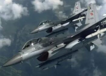 Tension në Egje/ Turqia bën stërvitje ushtarake, mediat greke: Provokim, avionët kalojnë mbi qiellin grek