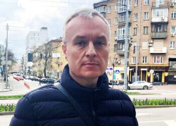 Braktisja e Putin/ Drejtuesi i lartë i bankës më të madhe ruse iku nga Rusia për të luftuar përkrah forcave ukrainase