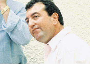 Ekzekutohet me breshëri kallashnikovi në sy të familjes bosi i jetës së natës në Athinë/ Ja lidhja me shqiptarët
