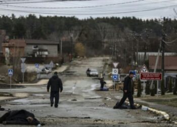 Pamje të rënda! Largohen rusët, gjenden 20 trupa të pajetë në rrugët e qytetit
