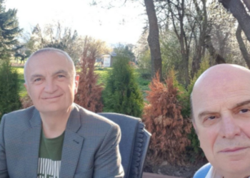 Panariti thur plane me Metën: Me çfarë do të merremi kur t’i mbarojë mandati i Presidentit?!