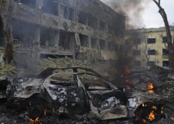 Nis evakuimi në Mariupol/ Punonjësit e Kryqit të Kuq tmerrohen nga ajo që shohin në qytet