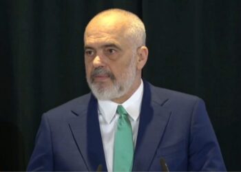 “Asnjë minutë e humbur për të marrë vërtetime në shtet”/ Rama: Ja një tjetër shërbim që do t’ju ofrohet online nga 1 maji