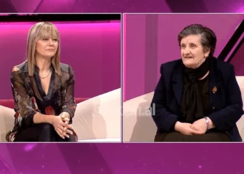 “Jam lodhur nga të qarët”, vajza i jep forcë nënës pas humbjes së tre djemve