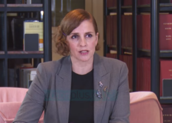 Drejtoresha e Agjencisë për Dialog dhe Bashkëqeverisje u përgjigjet pyetjeve për shërbimin online: Ja si do bëhet monitorimi i aplikimeve!