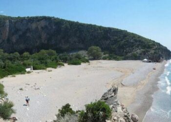 Turisti polak rrëzohet në ‘Kanionet e Gjipesë’, pëson frakturë në këmbë/ Pritet ndërhyrja e forcave të specializuara