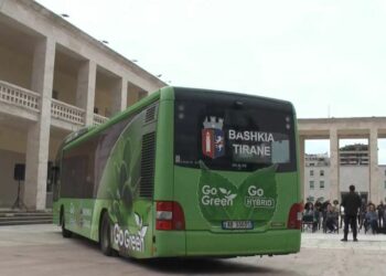 Prezantohet flota e gjelbër e autobusëve elektrikë, Veliaj: Hap madhor për modernizimin e transportit publik