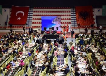 Veliaj në darkën e iftarit që bëri bashkë personalitete e komunitete të të gjitha besimeve: Mirënjohës për frymën e bashkimit!