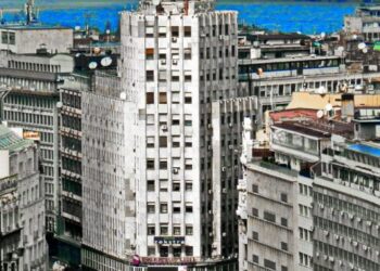 FOTO: Serbia nxjerr në shitje pallatin “Albanija” që ngrihet në zemër të Beogradit
