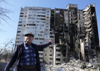 FOTO: Kolonë ushtarake ruse në lindje të Kharkiv, paralajmërim për një ofensivë të madhe në Ukrainë