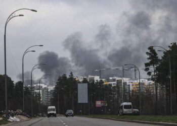 Sulmet rikthejnë ankthin në Kiev/ Banorja: S’ka fjalë që mund të përshkruajë se sa e frikshme është