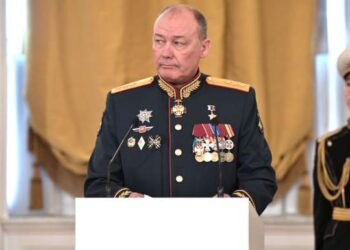 “Rusia ka zëvendësuar komandantin e luftës”/ Zyrtari perëndimor: Ndryshimi u bë si përpjekje për të përmirësuar…