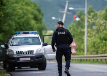 Sulmohet Policia e Kosovës në veri/ Ministri i Brendshëm jep detaje për autorët: Akt terrorist, u krye nga…