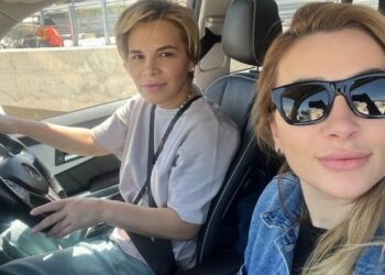 Relaks në prag të “dorëzimit” të kreut të LSI te Meta/ Kryemadhi merr timonin, shfaqet sportive gati për udhëtim: Mos trego se ku po ikim Elona!