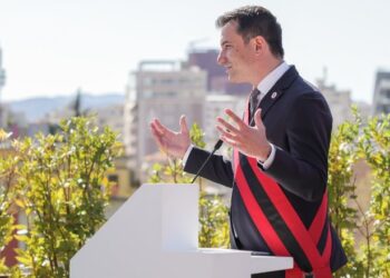 16 shtetas të huaj marrin nënshtetësinë shqiptare/ Veliaj: Reflektojmë për bashkëjetesën dhe fqinjësinë e mirë