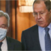 Tensionohet situata në konferencën e shtypit mes shefit të OKB-së dhe Lavrov: OKB, gati për të evakuuar të bllokuarit në Mariupol