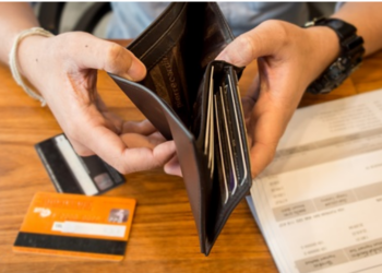 Shifrat e INSTAT/ Familjet shqiptare humbën 430 milionë euro nga pandemia