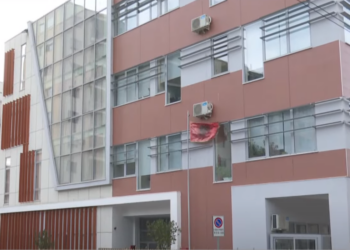 Ndërtime pa leje/ Prokuroria kërkon arrestimin e tre zyrtarëve të urbanistikës së Bashkisë së Elbasanit