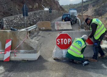 E rrezikshme për kalimin e mjeteve, bllokohet lëvizja në urën e Shtrezës në Kukës