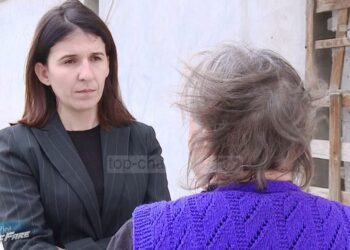 Skandali/ I tregon organin gjenital të moshuarës, dyshon se e spiunon për therjet e kafshëve pa leje