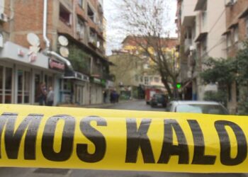 Konflikt me investitorin e pallatit, tre gra në Vlorë kërcënojnë me vetëflijim