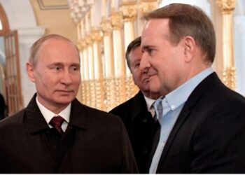 Akuzohet për tradhëti/ Presidenti rus, kumbari i vajzës së tij: Kush është Medvedchuk, avokati që u bë krahu i djathtë i i Putinit në Ukrainë