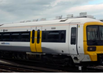 “Njiheshin me njëri-tjetrin”/ Një grua përdhunohet në tualetin e trenit, policia kërkon ndihmën e dëshmitarëve