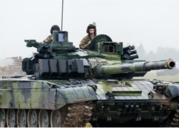 E konfirmon kryeministri/ Polonia dërgon tanke në Ukrainë