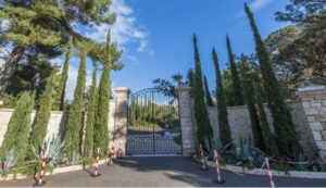 FOTO/ Brenda rezidencës luksoze me vlerë 120 milionë $ që Franca i sekuestroi Roman Abramovich