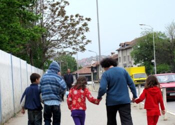 Dy arsye elementare që po çojnë vajzat te martesa e hershme