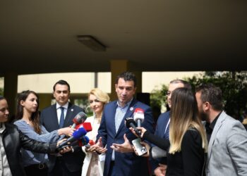 Një shtatore e Nënë Terezës do t’i shtohet Parkut të Liqenit, Veliaj: Vend lutjeje e reflektimi