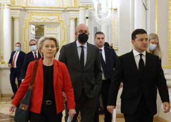 Pushtimi i Ukrainës/ Ursula von der Leyen dhe Borrell drejt Kievit për t’u takuar me Zelensky