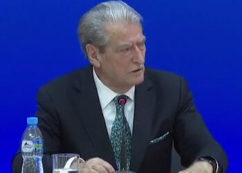 Berisha përsërit ‘Foltoren’, pa program për demokratët: Akuzon Bashën e Ramën dhe pretendon se po bën zgjedhje të lira